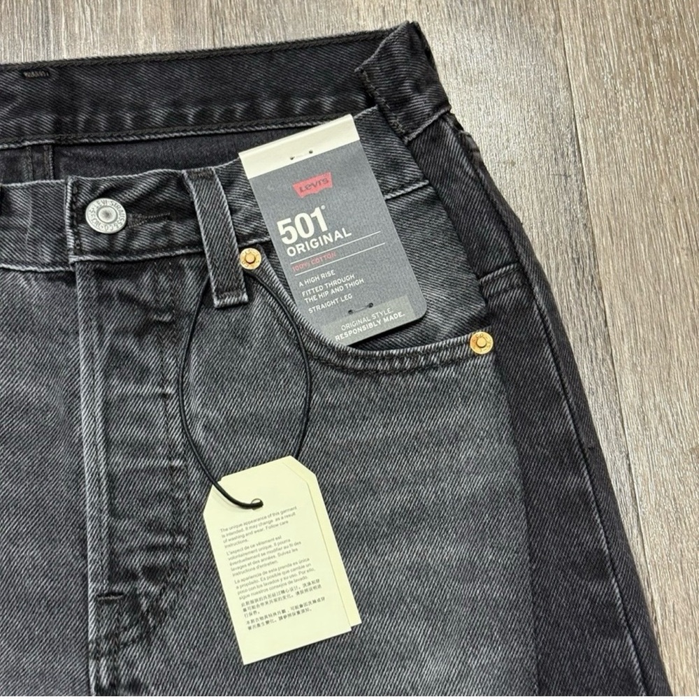 NWT Levi’s Two-Tone High-Waisted Jeans - Picture 4 of 8